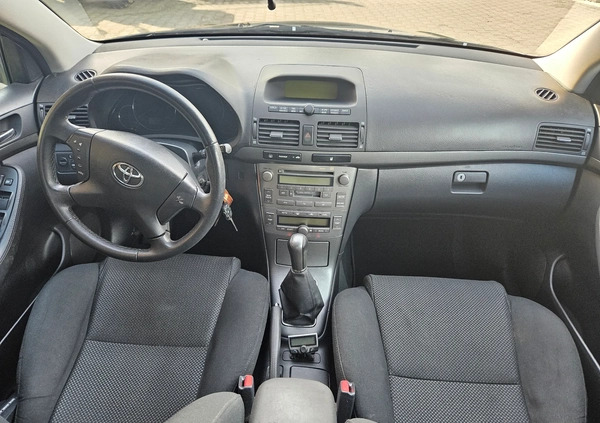 Toyota Avensis cena 14700 przebieg: 190000, rok produkcji 2006 z Działoszyce małe 79